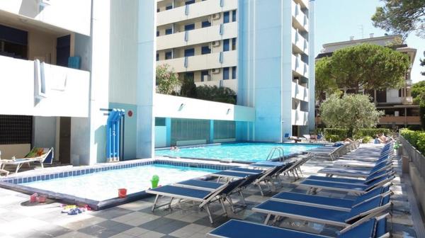 Acapulco, Prenota  Hotel con piscina a Veneto, Piscina