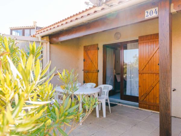 Villa 3 pièces avec piscine, terrasse et parking privé - 4 personnes, animaux acceptés - FR-1-409-20, Réserver  Gruissan Corbières