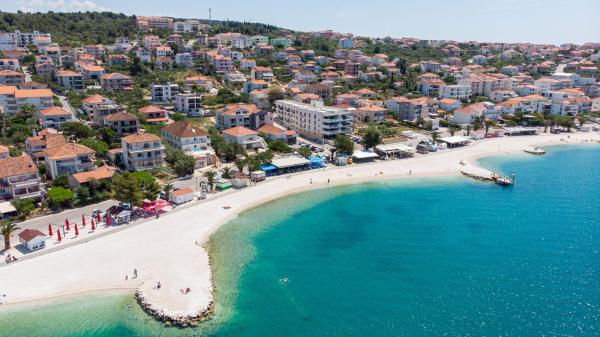 Apartments Vice, Buchen Sie Ferienwohnung Hotels in Gespanschaft Split-Dalmatien mit Parkplatz, Parkplätze