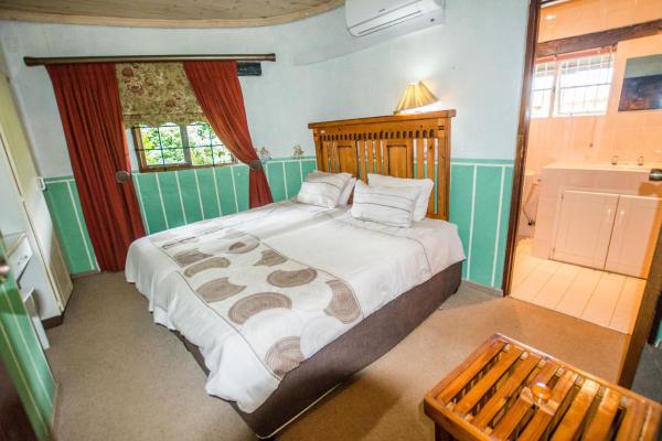 Hoyohoyo Koeltehuis Farm Lodge, Buchen Sie  Hotels in Nordkap mit Pool, Schwimmbad