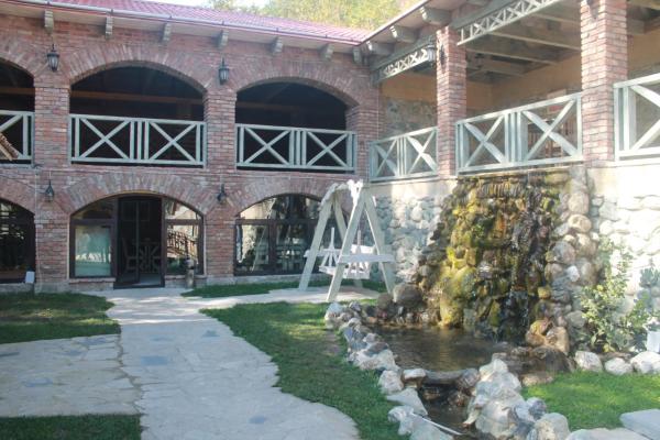 Hotel Restaurant Kakhaberi, Prenota  Bibiliani Dusheti