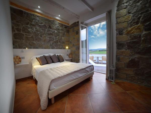 B&B La Roccia DellElefante, Buchen Sie  Hotels in Costa Paradiso mit Parkplatz, Parkplätze