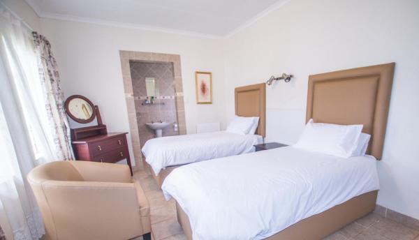 Hoyohoyo Machadostud Lodge, Buchen Sie  Helvetia Noord 