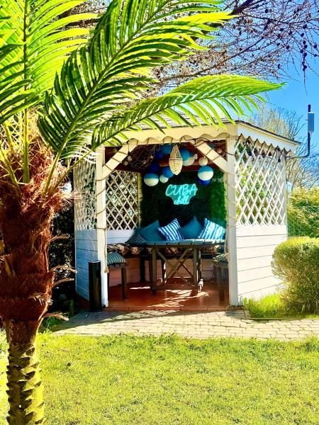 CUBA domki letniskowe, Reserva ahora  Hoteles en Pomerania Occidental con aparcamiento, Aparcamiento