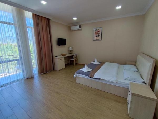 Hotel Botanica, Book  Chakvi 