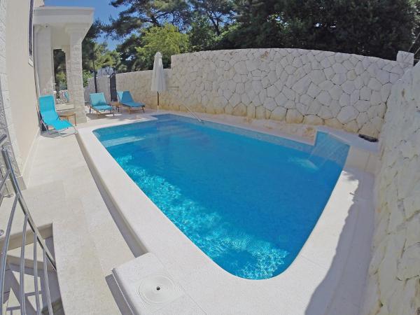 Holiday Home Villa Mustra by Interhome, Buchen Sie  Hotels in Gespanschaft Split-Dalmatien mit Pool, Schwimmbad
