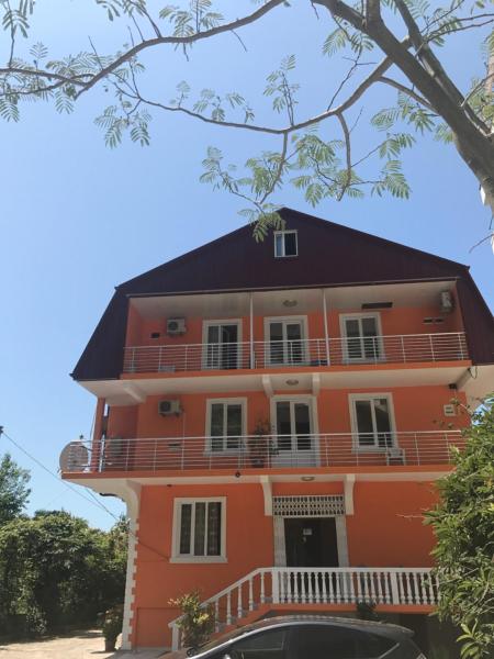 Kvariati - Guest House, Reserva ahora  Hoteles en Ajara con aparcamiento, Aparcamiento