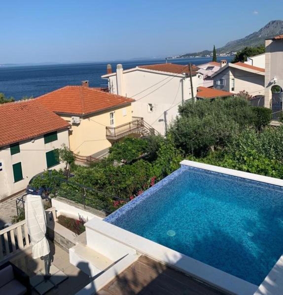 Apartments with pool Vrdoljak, Book Apartment Hotels in Split Region with a Pool, Swimming Pool