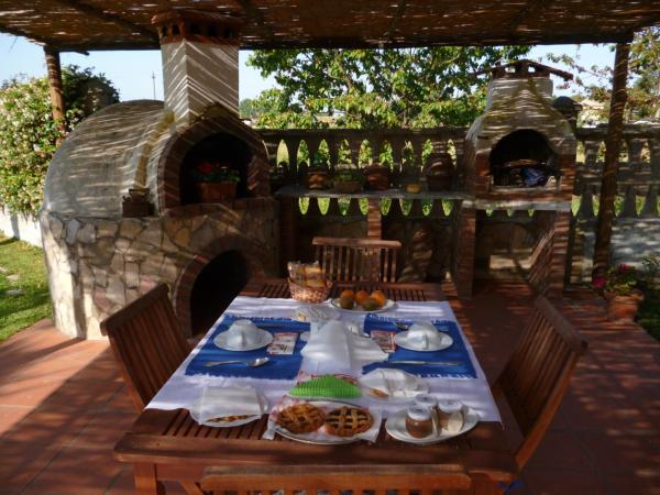 B&B La Taverna dei Ciucci, Buchen Sie  Hotels mit Pool in Cilento, Schwimmbad