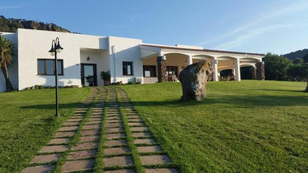 La Fattoria, Buchen Sie  Hotels in Costa Paradiso mit Parkplatz, Parkplätze