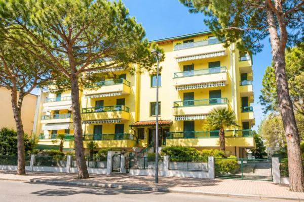 Residence Pineta - Agenzia Cocal, Reserva ahora  Hoteles en Véneto con aparcamiento, Aparcamiento