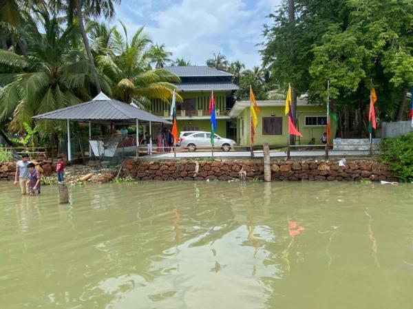 Kalamana Serene, Prenota  Chāvakkād Kerala