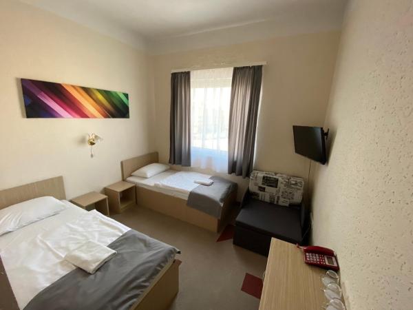 Free bus to city center, Free breakfast, Buchen Sie  Hotels in Pest mit Parkplatz, Parkplätze