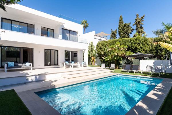 106 Private Luxury Villa, Heated Pool & Sauna, Prenota  Marbella Costa del Sol