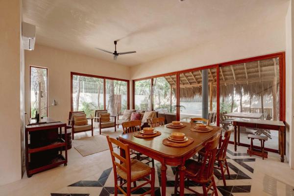 chic 4BR Villa with Private Pool in Holistika Tulum, Prenota  Hotel con piscina a Tulum, Piscina