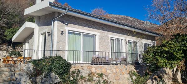 Sunrise Villa, Buchen Sie  Bar Bar County