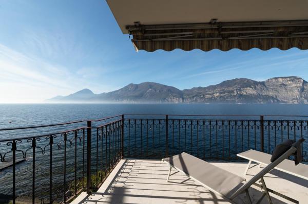 Lakefront Villa Elena by GardaDoma, Prenota  Hotel a Veneto con parcheggio, Parcheggio