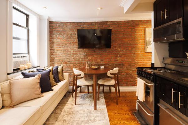 Urban Oasis 1BR East Village Hideaway with Patio, Buchen Sie  East Village - Lower Eastside 
