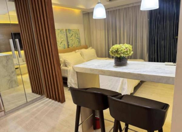 Family room at azure - near airport, Buchen Sie  Hotels mit Pool in Luzon, Schwimmbad