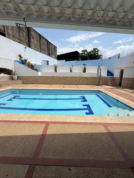 Villa Alejandro, Buchen Sie  Hotels in Tolima mit Parkplatz, Parkplätze