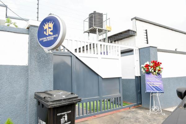 Jayden Residence and Suites, Buchen Sie  Hotels mit Pool in Lagos, Schwimmbad