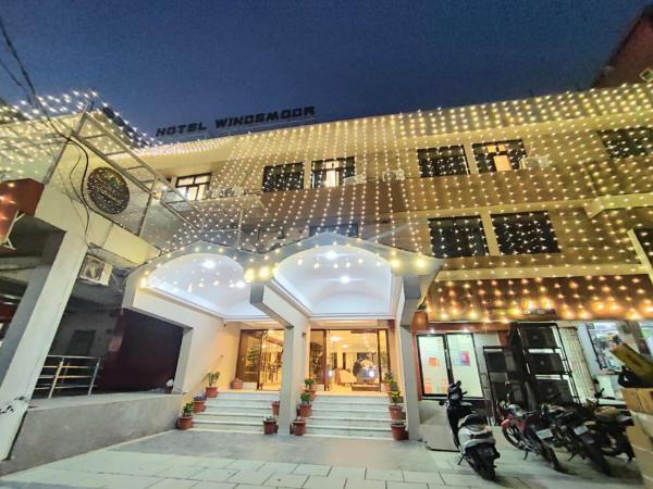 Hotel windsmur, Réserver  Hôtels à Maharashtra avec piscine, Piscine