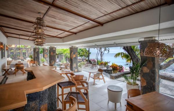 SugarBeach Seafront Villa - Direct Beach Access, Prenota  Hotel a Mauritius Costa Ovest con piscina, Piscina