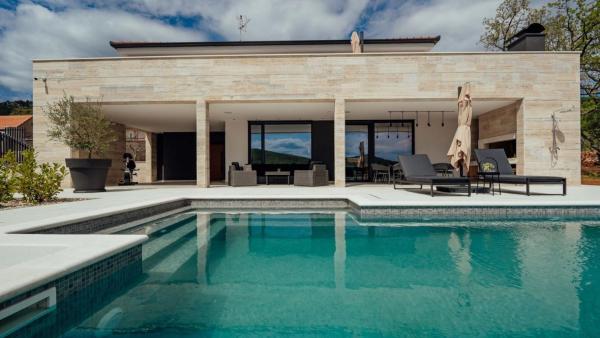 Villa Vitrenik -Makarska by Villas Guide, Buchen Sie  Hotels in Gespanschaft Split-Dalmatien mit Parkplatz, Parkplätze