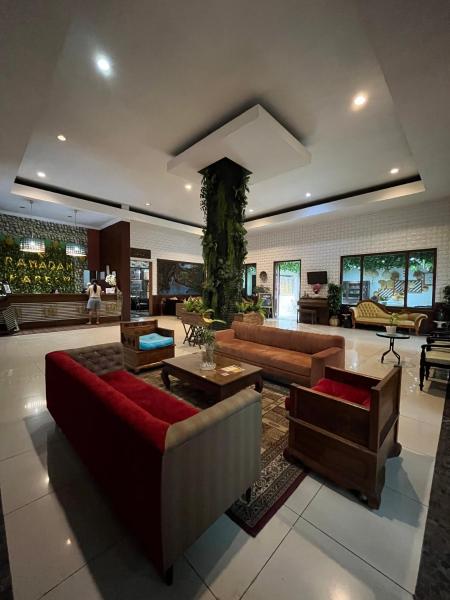 Candra Dewi Hotel Yogyakarta, Buchen Sie  Hotels in Provinz Yogyakarta mit Parkplatz, Parkplätze