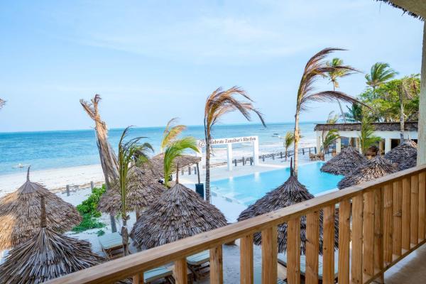 CZR Celebrate Zanzibars Rhytm, Prenota  Hotel a Pvani region con piscina, Piscina