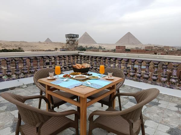 Sky pyramids view, Prenota  Hotel a Cairo Governorate con parcheggio, Parcheggio