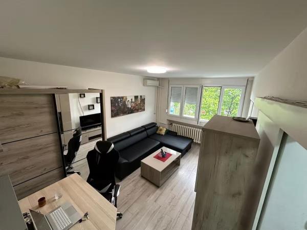 Cozy apartment in the Hearth of Belgrade, Buchen Sie Ferienwohnung Hotels in Zentralserbien mit Parkplatz, Parkplätze