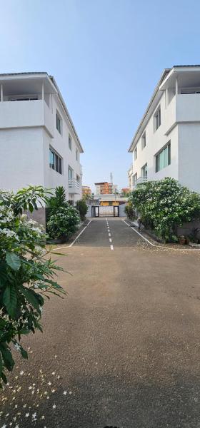 Square Resident, Prenota  Monrovia Greater Monrovia