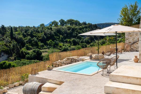 Aerida GuestHouse Of Stone - Poolside Nests near Rethimno, Prenota  Kapsalianá Creta Centrale