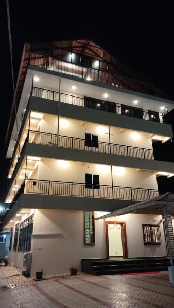 Sansav Garden Resort, Buchen Sie  Gurpur Karnataka