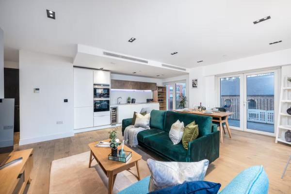 Oasis Living London, Buchen Sie  Hotels mit Pool in England, Schwimmbad