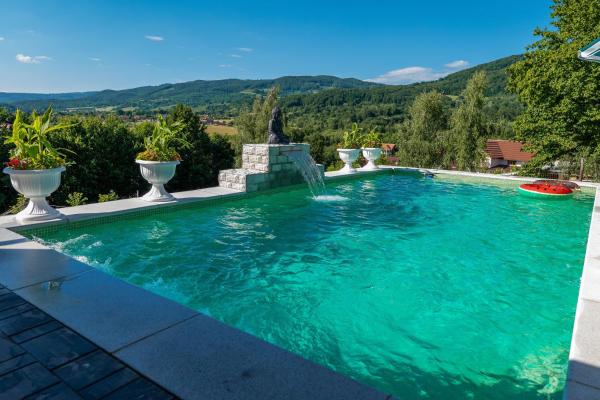 Villa Panoramic Sovata, Prenota  Hotel con piscina a Transilvania, Piscina