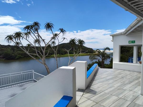 Blues at Bonza Bay Beach, Buchen Sie  Beacon Bay Ostkap