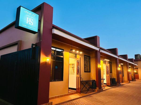 Araess Homestay Karatu, Buchen Sie  Hotels in Karatu mit Parkplatz, Parkplätze