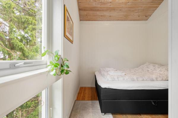 Alfheim Living - Comfortable Arctic City Stay, Book  Tromso Troms og Finnmark, near Arctic-alpine Botanic Garden