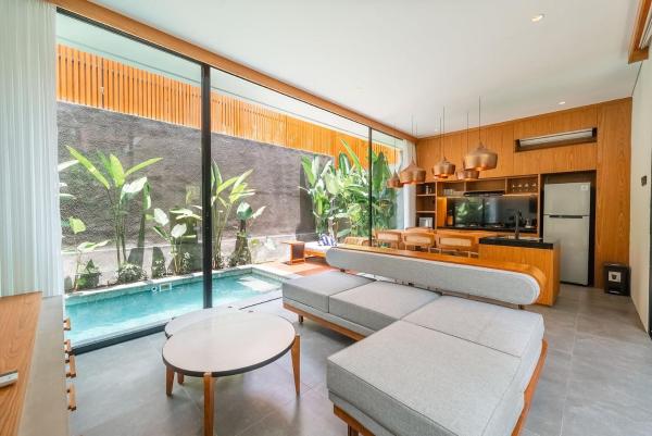 Villa Solaris Contemporary 3BR Hideaway in Damara Village Ubud, Reserva ahora  Hoteles con piscina en Bali, Piscina