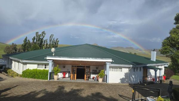 Mountain Shadows Hotel, Buchen Sie  Barkly East Ostkap