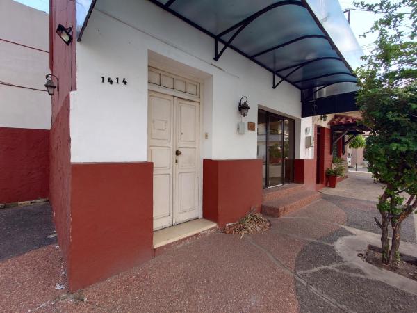 Hostel Chaton, Réserver  Hôtels à Asuncion avec parking, Parking