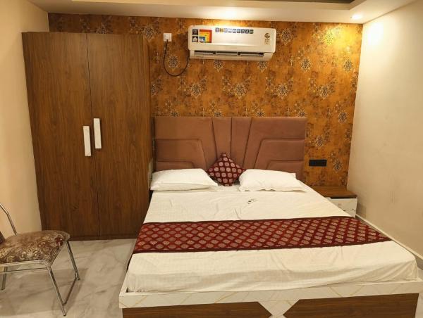 City Square banquet and clubhouse, Prenota  Hotel con piscina a Patna, Piscina