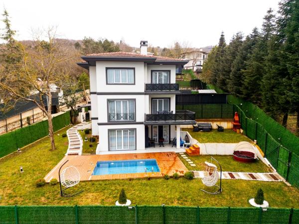 Terrazzo Sapanca - Isıtmalı Havuzlu Villa Sole, Book  Hotels in Marmara Region with a Pool, Swimming Pool