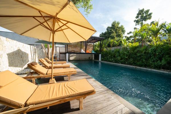Summer Breeze Villa Uluwatu, Reserva ahora  Hoteles con piscina en Bali, Piscina