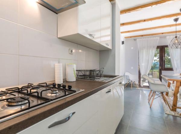 Countryside Villa Latin with Outdoor Swimming Pool, Buchen Sie  Hotels in Gespanschaft Karlovac mit Pool, Schwimmbad