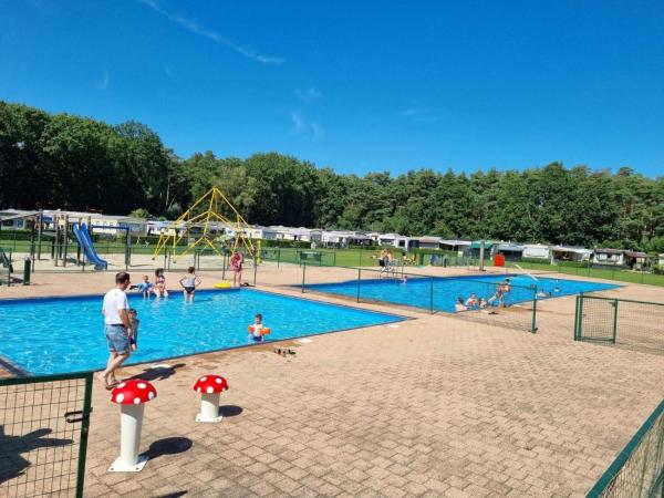 Camping San Lanaco, Buchen Sie  Hotels mit Pool in Limburg, Schwimmbad