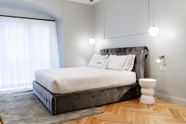 PRESTIGE BOUTIQUE APARTHOTEL - Piazza Duomo 2, Book  Milan Lombardy