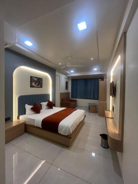Hotel Sun Icon, Réserver  Hôtels à Gujarat avec parking, Parking